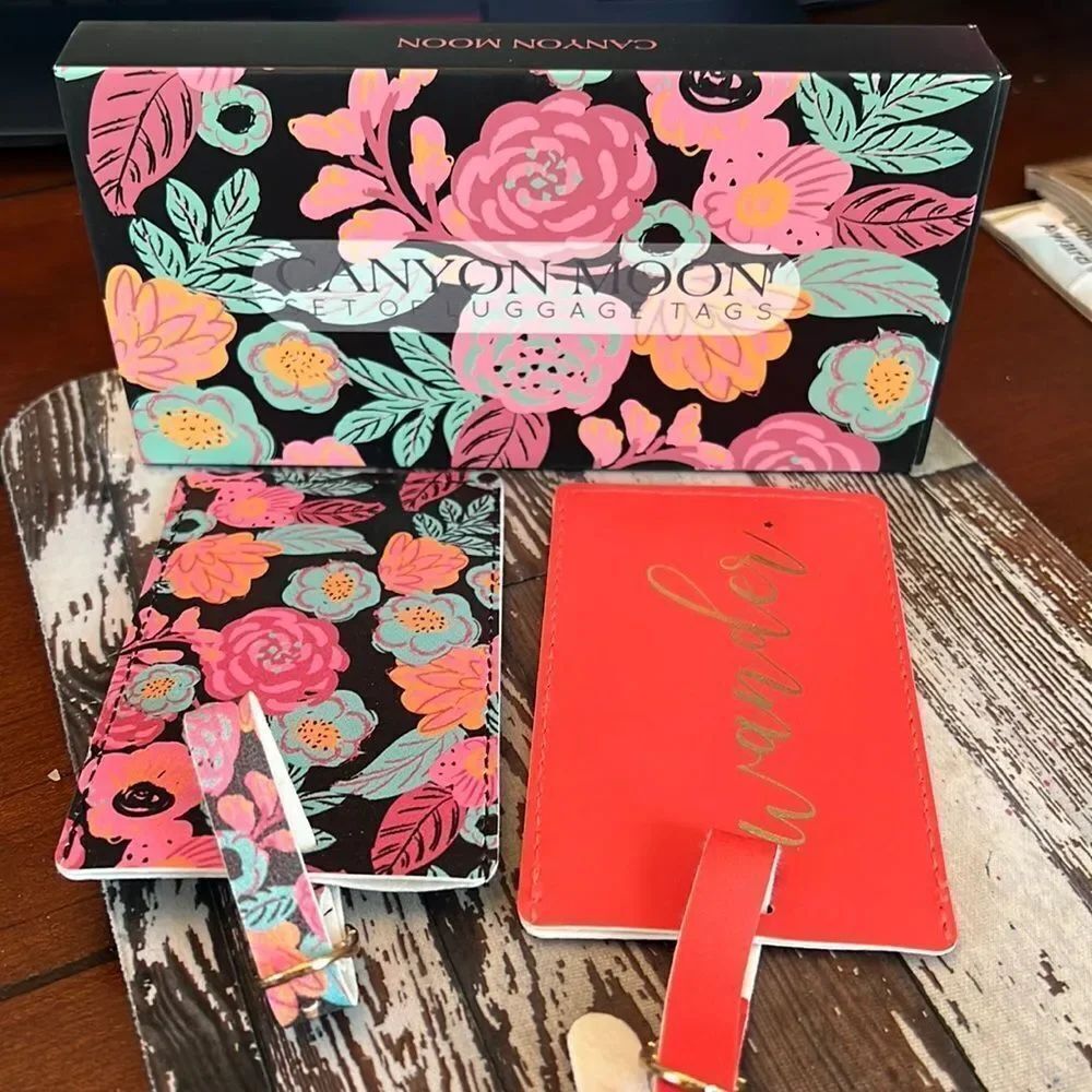 *NEW IN BOX* Travel *Wander* Set Canyon Moon Set of 2 Luggage Tags